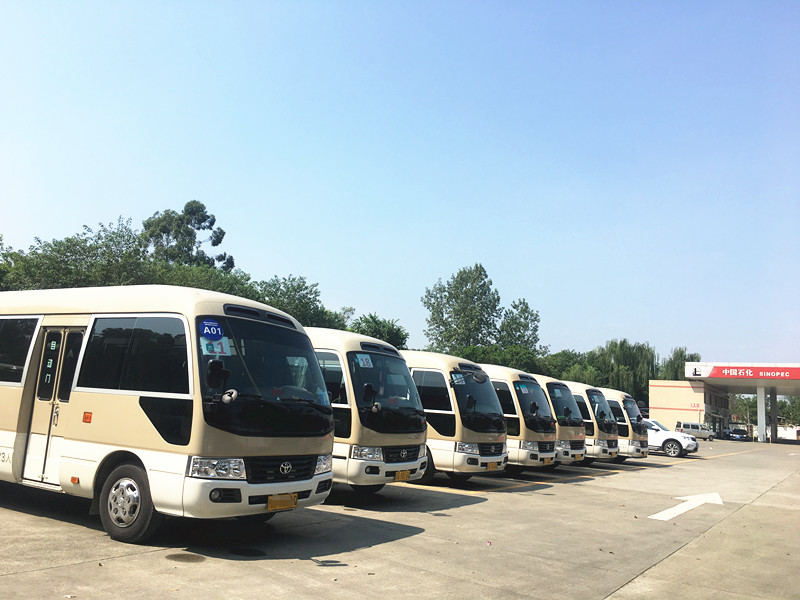 成都包車需要多少錢(qián)?里面包含什么費(fèi)用?