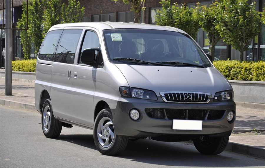 成都11座商務(wù)車租車一天多少錢，影響租車價格的因素